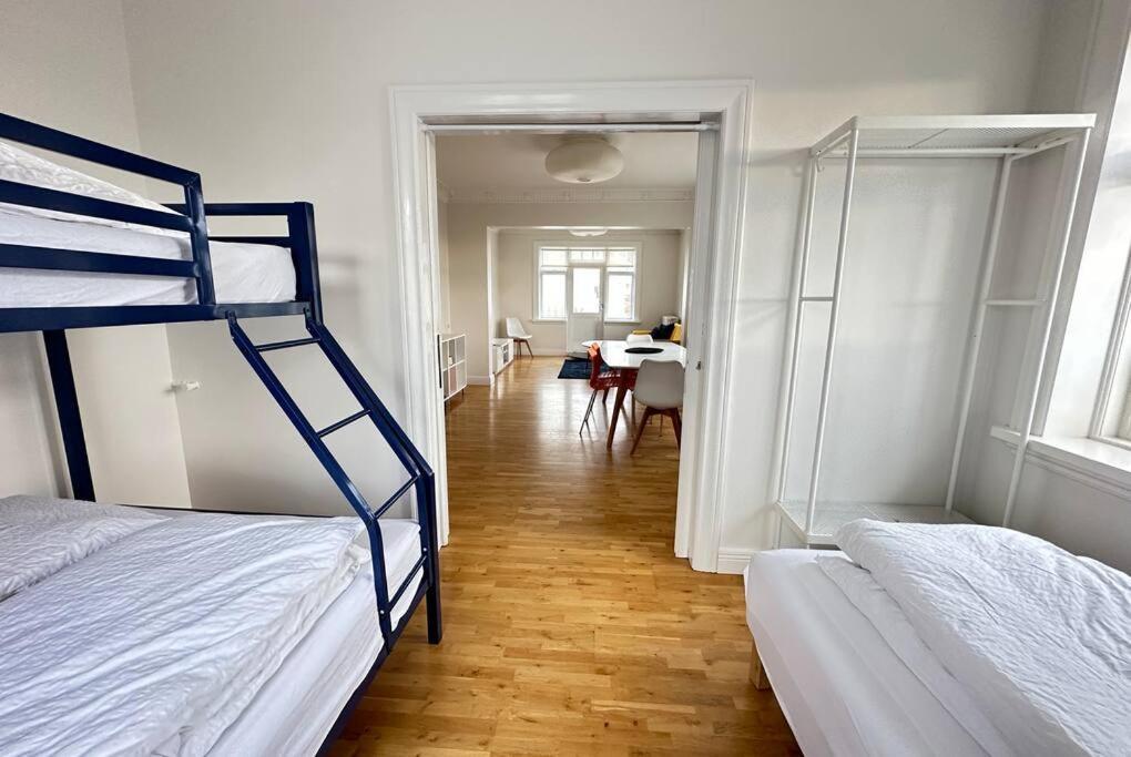 Beautiful 2 Bedroom Downtown * Reiquiavique